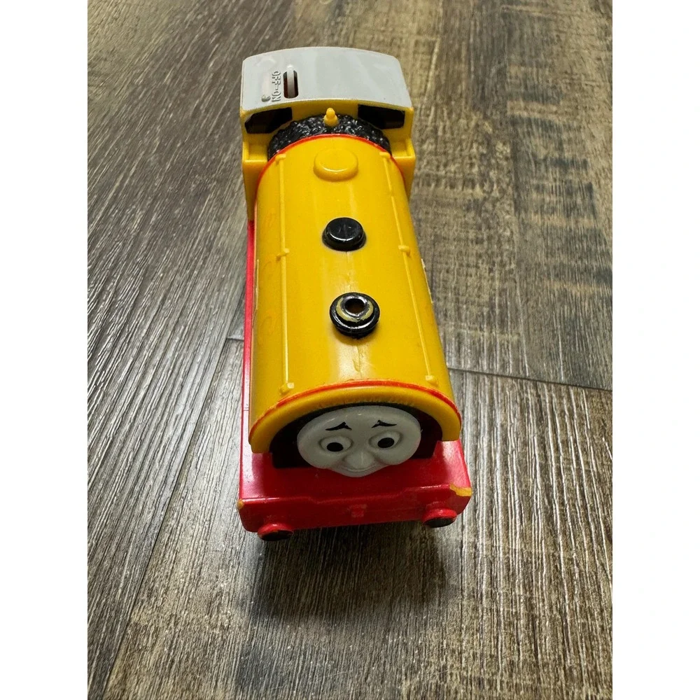 Tomy Thomas Friends Ben Motorized Train Engine Yellow SCC 1999 Vintage Toy